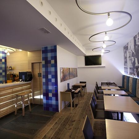 Burgo Hostal Bezana מראה חיצוני תמונה