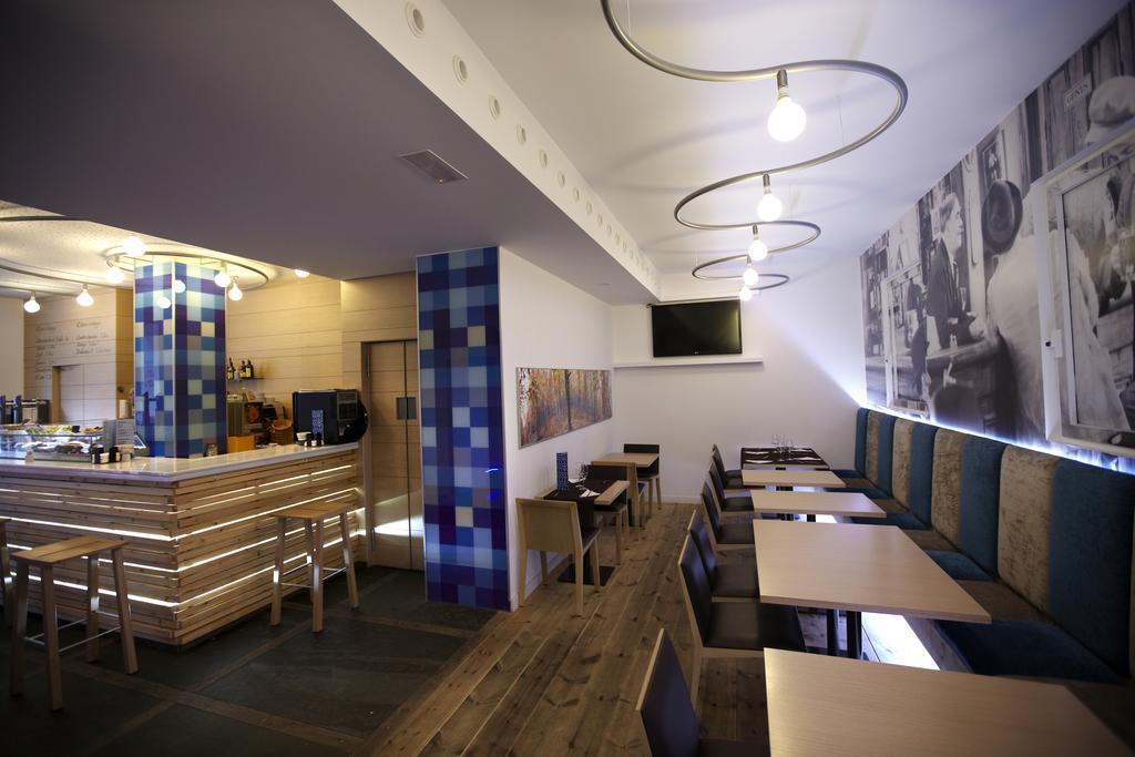 Burgo Hostal Bezana מראה חיצוני תמונה